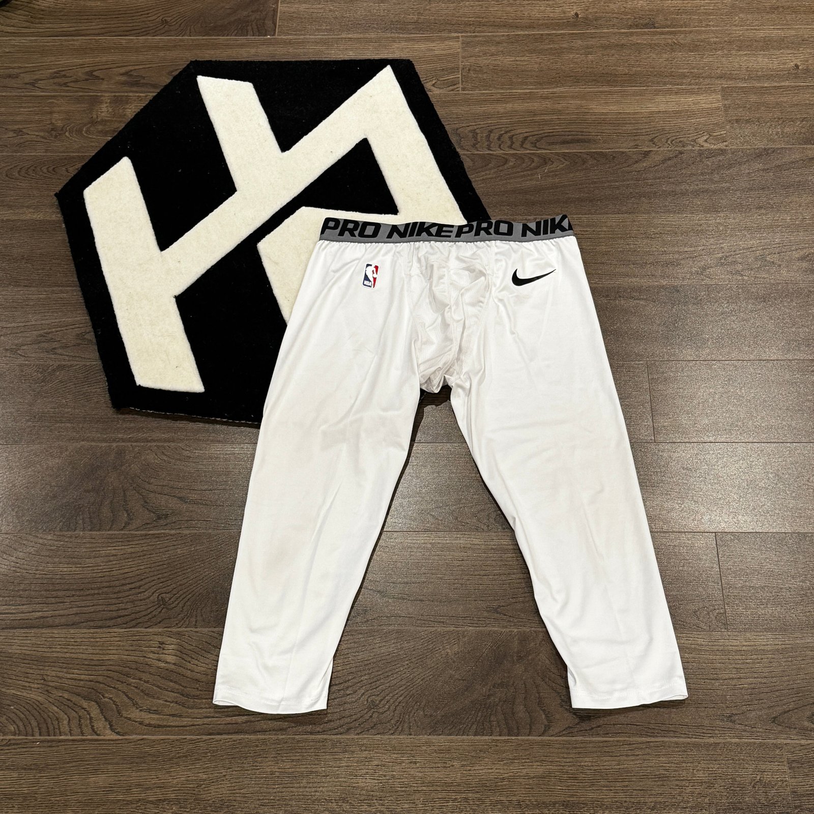 A25DBC11-5784-430C-AE05-616C241236FE Elite Pro White Compression Tights - Image 1